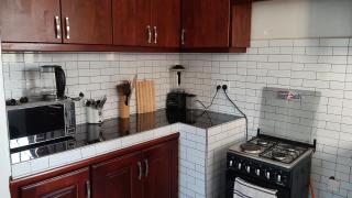 Leslie's Apartment - 5