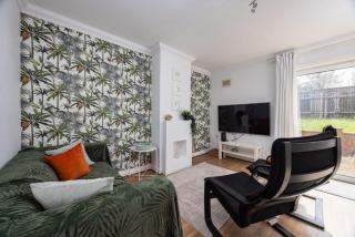 Spacious 5BR Retreat - Easy Access to City Centre - Nottingham - 0
