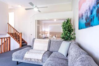 Coastal Style Living 2 Bed & Study Retreat - Maroochydore - 8