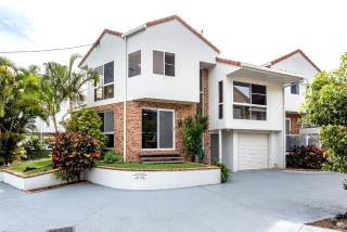 Coastal Style Living 2 Bed & Study Retreat - Maroochydore - 3