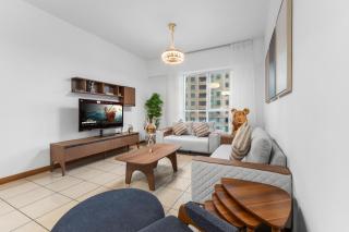 Stylish 1BR in Marina, Balcony Near JBR - 8