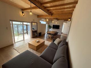 簡易宿所 51ハウス 音と温泉 みんなで時間を楽しむ貸切一軒家 - 0