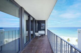 Chic 2BR Apartment w Balcony & Sea View by HolyGu - Tel Aviv - 5
