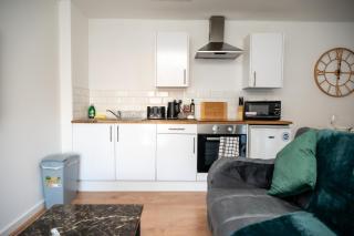 Bv Charming 2-Bedroom Apartment by Kirkstall Shopping Centre, Free Parking - Leeds - 6
