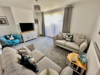 Beautifully Spacious 3 Bed Home - Kenton - 0