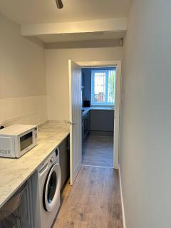 Beautifully Spacious 3 Bed Home - Kenton - 4