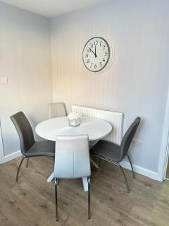 Beautifully Spacious 3 Bed Home - Kenton - 5