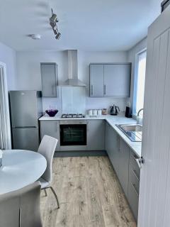 Beautifully Spacious 3 Bed Home - Kenton - 7