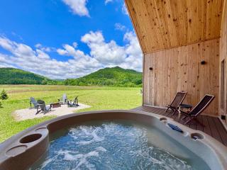 New! Wildflower Walk | 360 Views | Hot Tub | River - Slade - 1