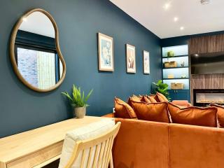 Barton Suites Luxury Home 1 of 2 Sleeps 6 - Bristol - 6
