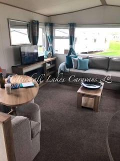Kingfisher Hot Tub Lodge - Tattershall - 4