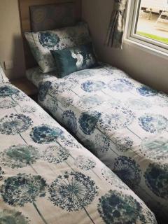 Kingfisher Hot Tub Lodge - Tattershall - 1
