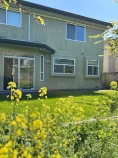 Master Bedroom with Two Queen Sized Bed - Richmond - 9