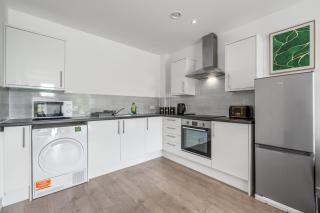 free parking,Top location, Shops - Edgware - 8