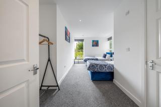 free parking,Top location, Shops - Edgware - 9