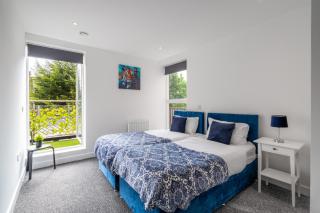 free parking,Top location, Shops - Edgware - 4