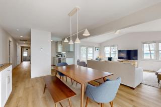 Bay Getaway - Suttons Bay - 2