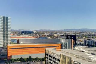 Luxurious Vdara High Rise Room, City Skyline Views, King Bed, Free Valet, Smoke-Free - Las Vegas - 2