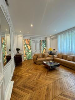 Luxurious 2 bedroom apartment, located in Avenue George V - Parijs - 7
