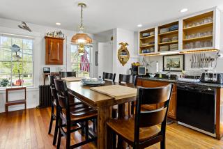 Gorgeous Cape Cod Mansion With Spa Near Beach - Barnstable - 5