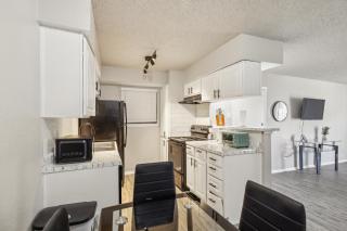 The Landry 178 Spacious and Cozy 2 Bedroom 1bth - 8