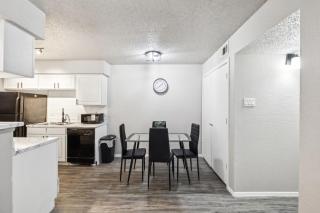 The Landry 279 Spacious and Cozy 2 Bedroom 1bth - 3