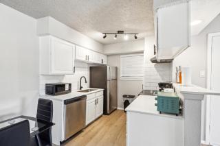 The Landry 280 Spacious and Cozy 2 Bedroom 1bth - 8