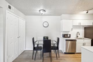 The Landry 280 Spacious and Cozy 2 Bedroom 1bth - 1