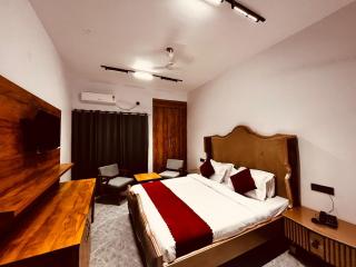 satlok Lodge - - 0