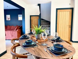 Barton Suites Luxury Home 2 of 2 Sleeps 6 - Bristol - 7