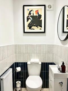 Barton Suites Luxury Home 2 of 2 Sleeps 6 - Bristol - 5