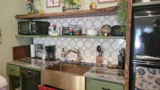 Breezy Porch Apartment - Hollywood - 8