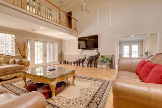 Sauna and Pool Access Luxe Wellington Apt! - 6