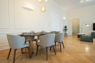 Chic 180m 3BR Apt near Parliament, Self Check-in - 4