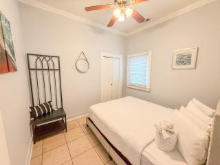 3bd Little Italy Cottage A++ Location - San Diego - 4