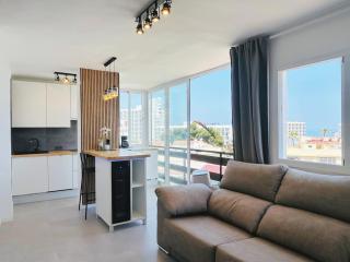 Ocean Breeze Designer Holiday Apartment - Benalmádena - 3