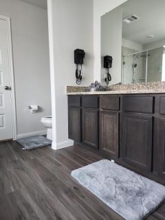 Elegant Home with Jacuzzi hot tub and pool table - Houston - 4