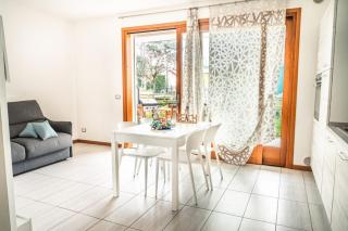 Tastefully furnished flat with pool and green area - 1