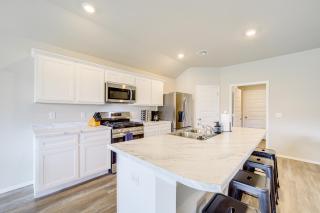 Family Home with Large Yard and Patio in Broken Arrow! - Broken Arrow - 4