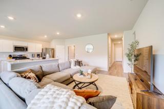 Family Home with Large Yard and Patio in Broken Arrow! - Broken Arrow - 5