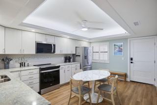Upgraded Walk Out Residence at Pointe Santo- Resort Grade Amenities, Gulf Views, and Much More! - Sanibel - 6
