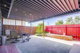 Entire Private 3-Bedroom Home w Gated Yard, 100 inch TV, 1 Gbps WiFi, Available Now - San Diego - 5
