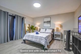 Entire Private 3-Bedroom Home w Gated Yard, 100 inch TV, 1 Gbps WiFi, Available Now - San Diego - 4
