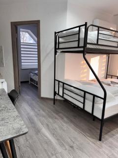 SmallHouse Hotel - Chişinău - 6