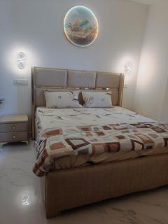 Iconic Royal Studio Apartment Near Expo Mart in CHI 5 - 2