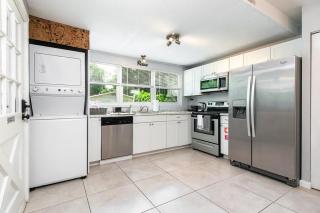 Farmhouse and Charming Place - 9