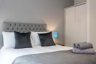 Modern 2 Bedroom Apartment in Liverpool w Balcony - Liverpool - 1