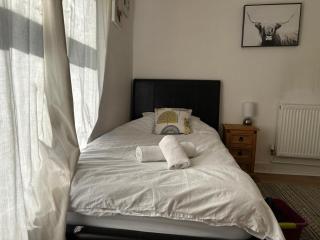 7 Night Stay - Family - Parking WI-FI - Sleeps 5 - Colchester - 7