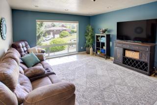 Hike, Golf, Ski and More Family Home in South Weber - 5