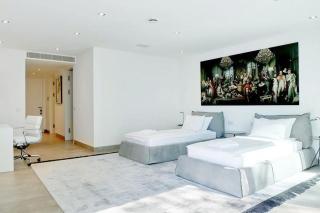 Luxurious Siesta Spain Villa with Private Pool and City Views - Santa Eularia des Riu - 2